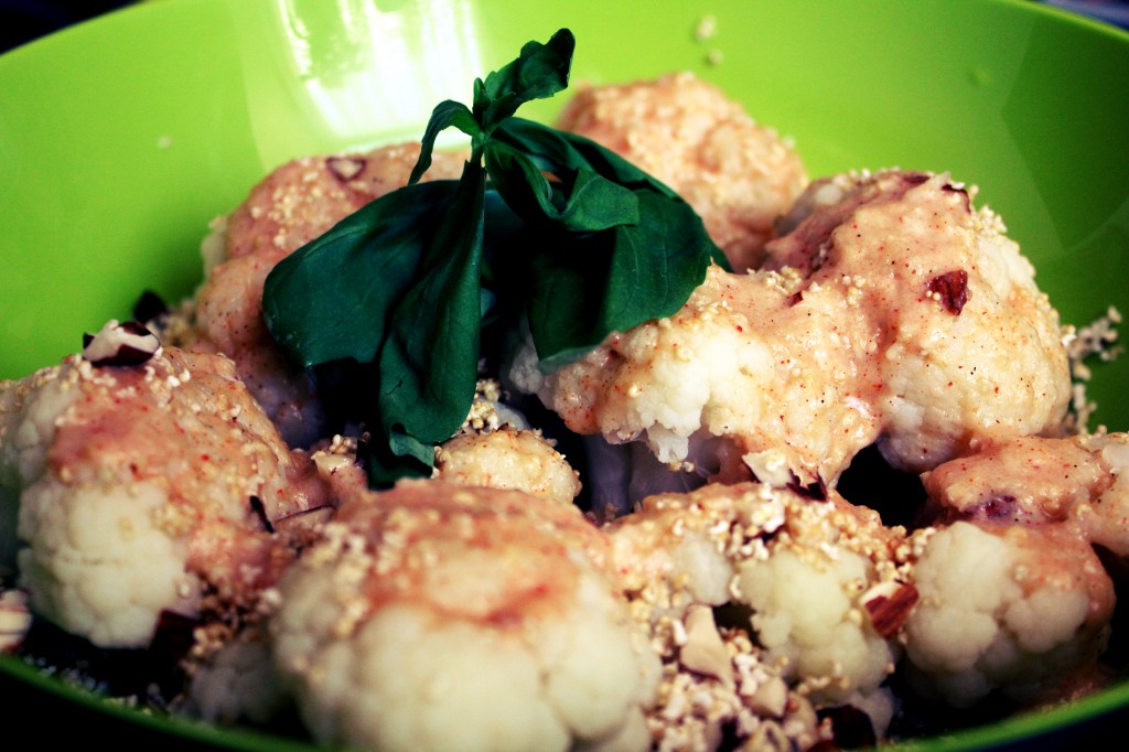 Blumenkohl mit Amarant-Paprika-Crunch